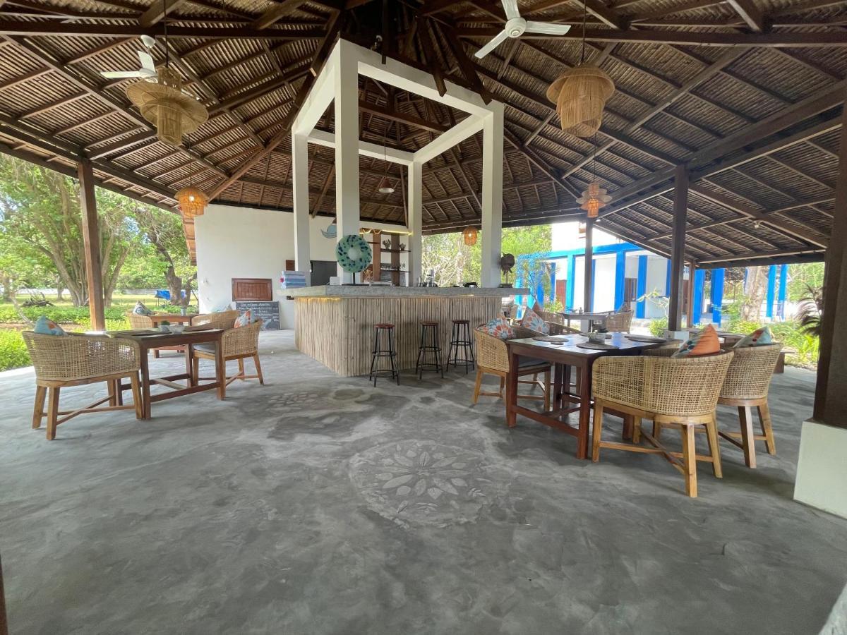 Blue Emocean Dive Resort Moyo Island Екстер'єр фото